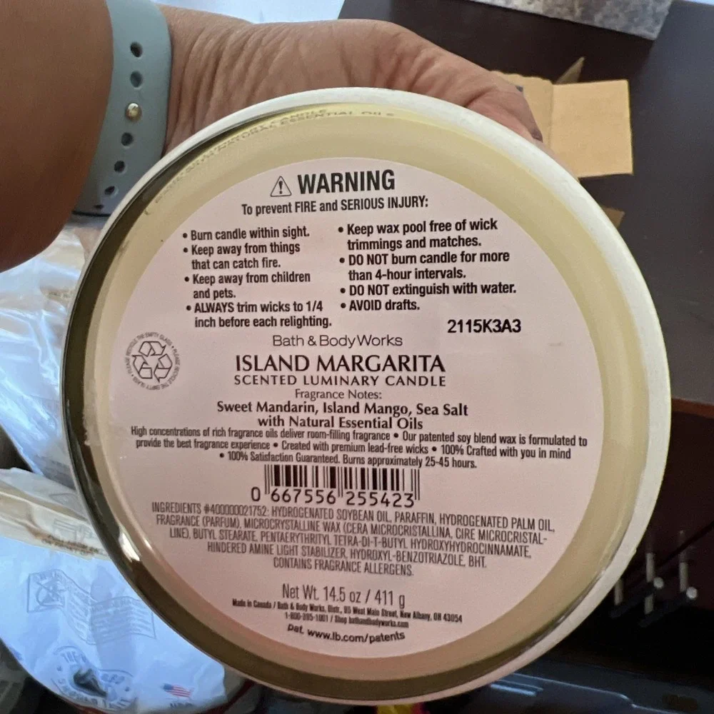Bath & Body Works 3-wick Scented Candle Island Margarita Burn Time 25-45 Hours‎